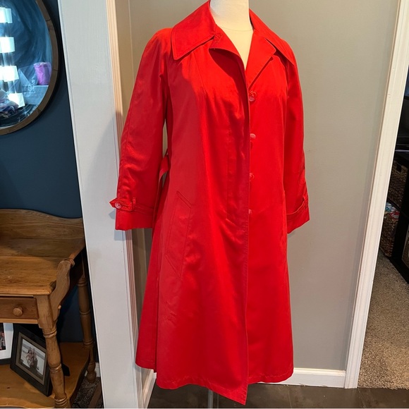 Vintage Misty Harbor Red Trench Coat with Matching Head Scarf, Size 6 - Picture 2 of 16